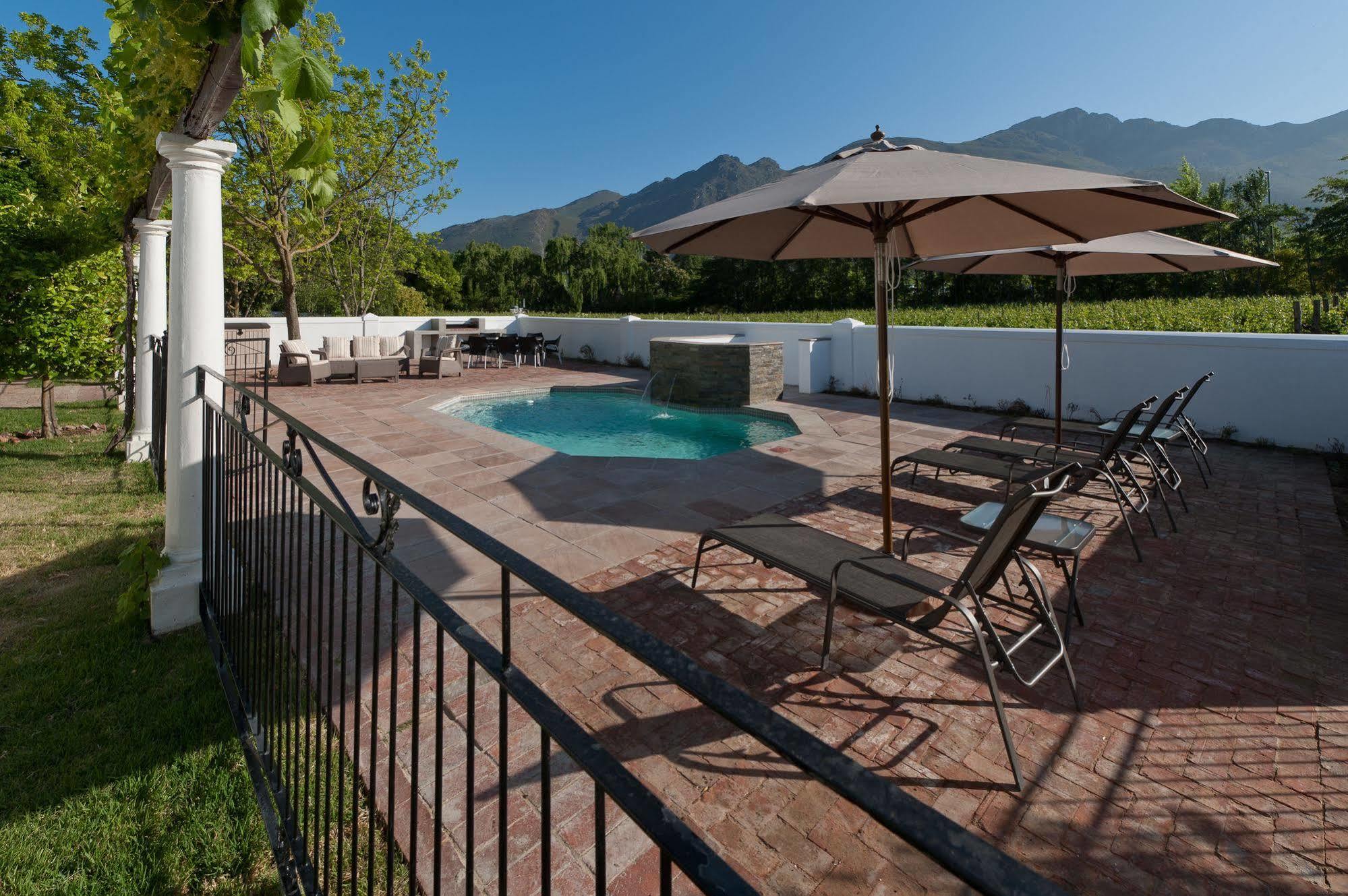 פרנצ'הוק La Galiniere Guest Cottages מראה חיצוני תמונה