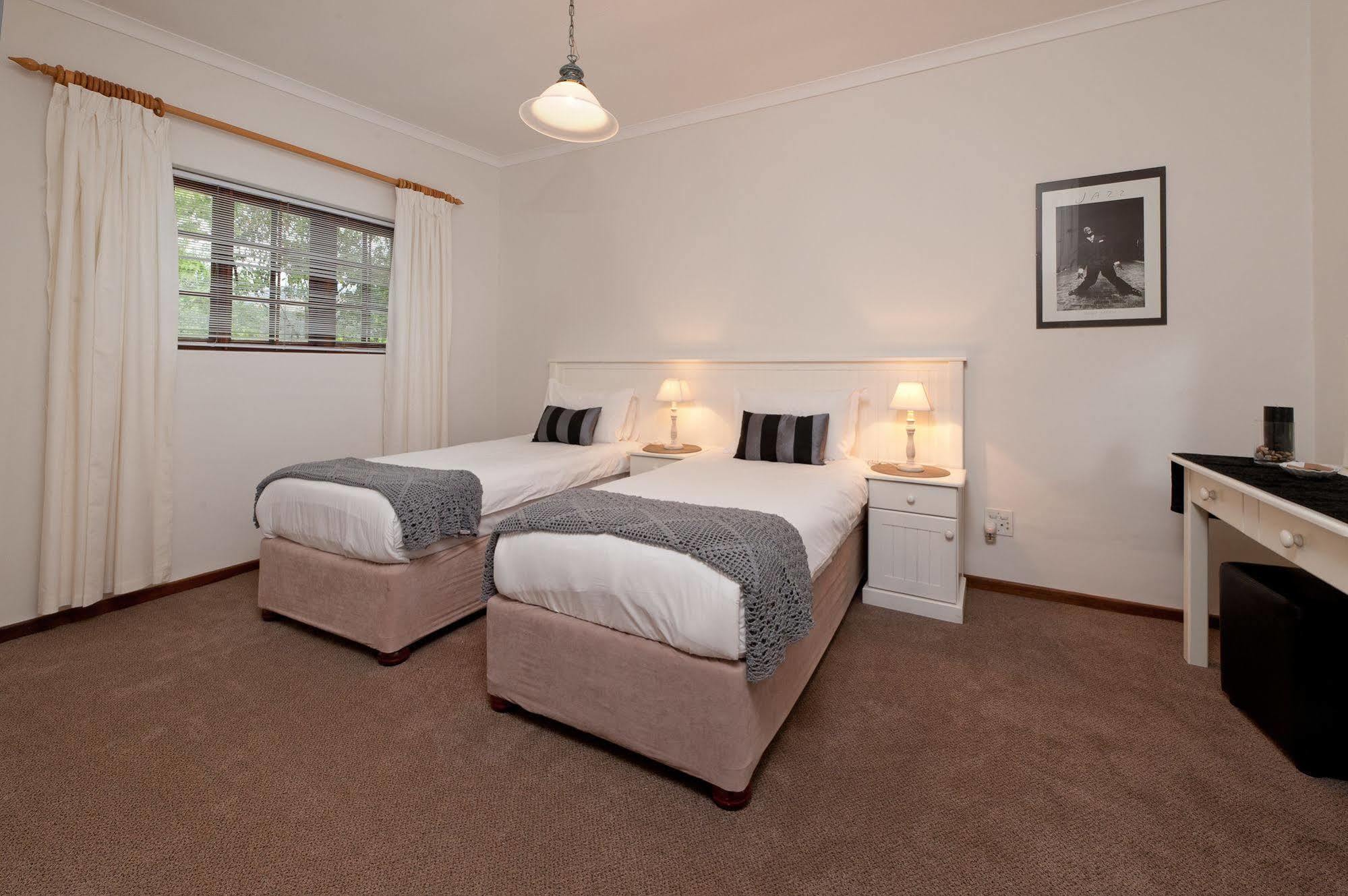 פרנצ'הוק La Galiniere Guest Cottages מראה חיצוני תמונה