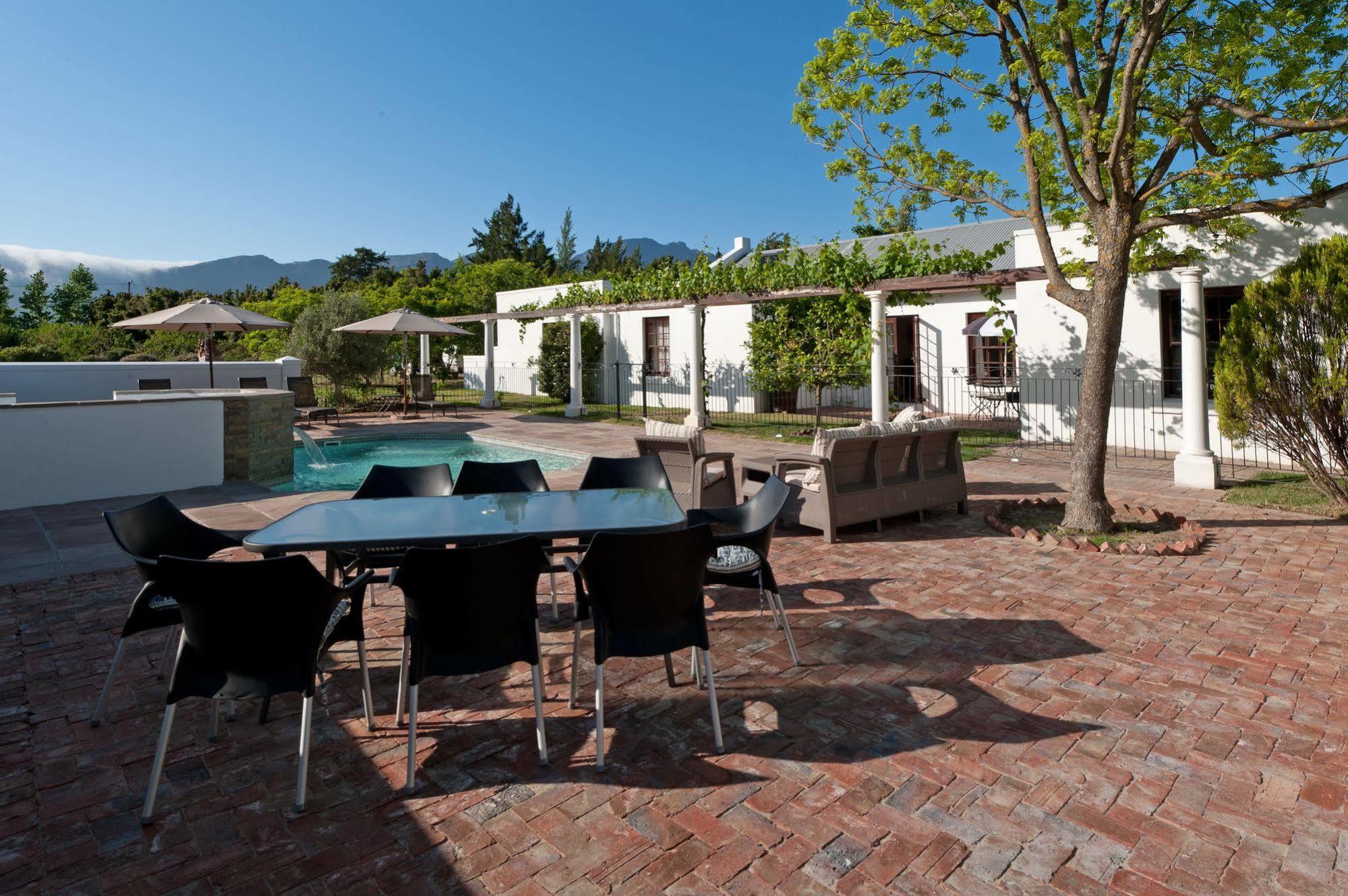 פרנצ'הוק La Galiniere Guest Cottages מראה חיצוני תמונה